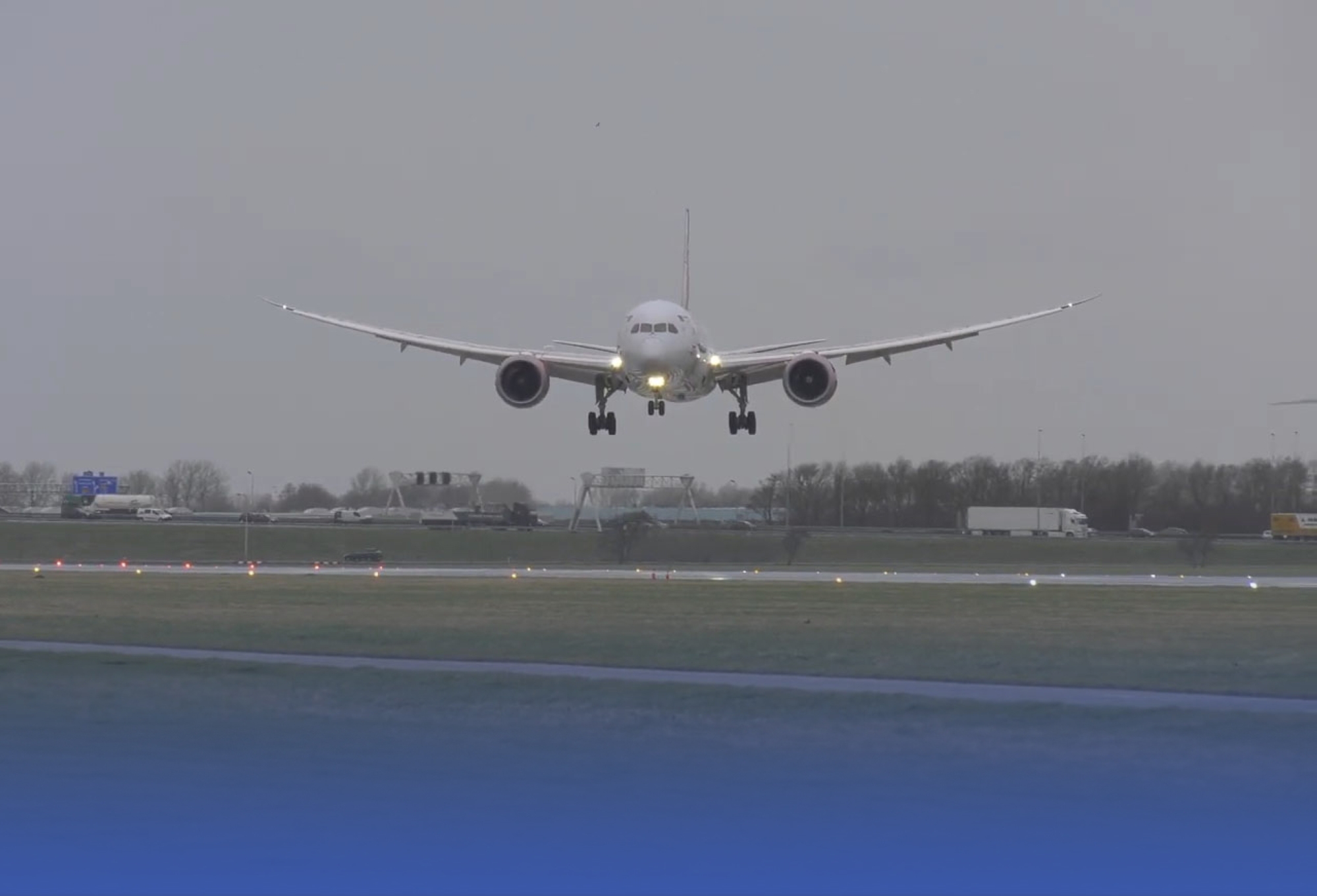 "هبوط" احترافي لطيار سعودي في مواجهة "عاصفة"