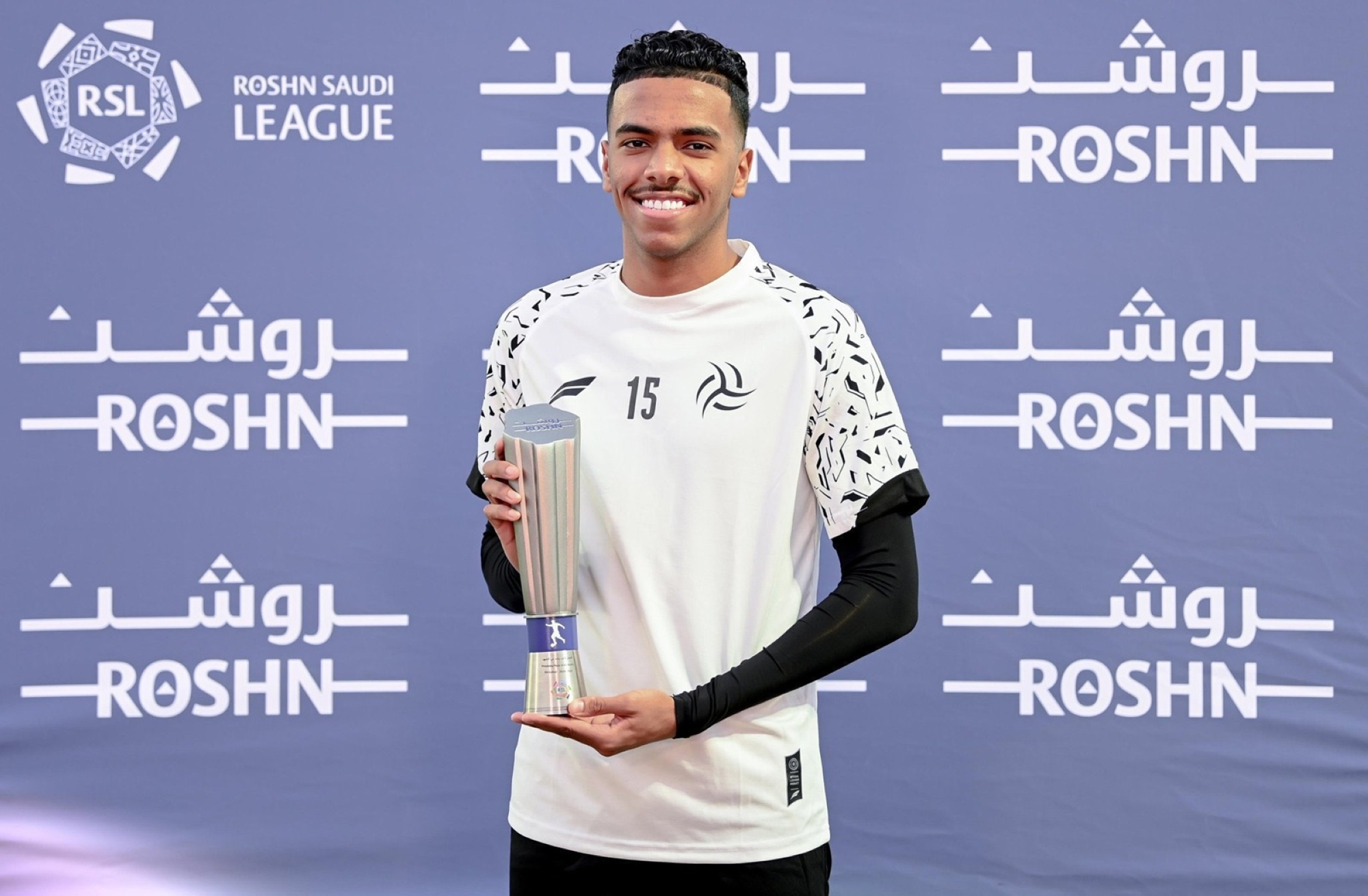 مصعب الجوير يحصد جائزة أفضل لاعب واعد في روشن