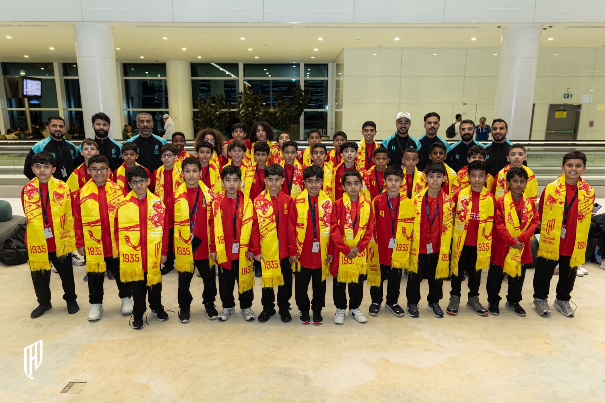 بعثة أكاديمية القادسية تغادر للمشاركة في كأس مانشستر سيتي