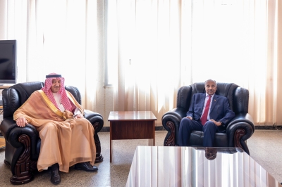 رئيس إريتريا يستقبل 'الخريجي ' ويستعرضان التطوُّرات الإقليمية