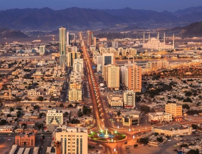 الإمارات: مقتل شخص جراء سقوط شظايا في الفجيرة