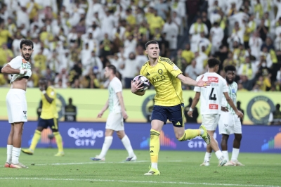 النصر يُسقط النجمة بخماسية في دوري روشن