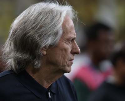 جيسوس ينتقد دفاع النصر رغم الخماسية.. ويشيد بعقلية رونالدو