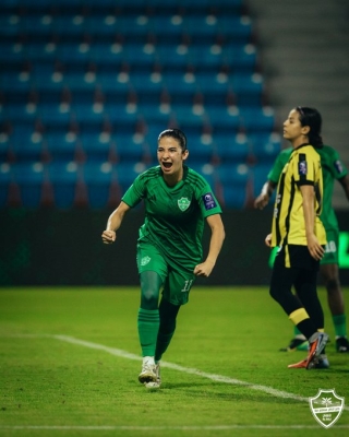 سيدات الأهلي يواصلن التألق ويهزمن الاتحاد في ديربي جدة