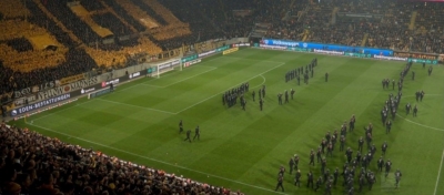 تحقيق رسمي في اقتحام ملعب مباراة بدوري الدرجة الثانية الألماني