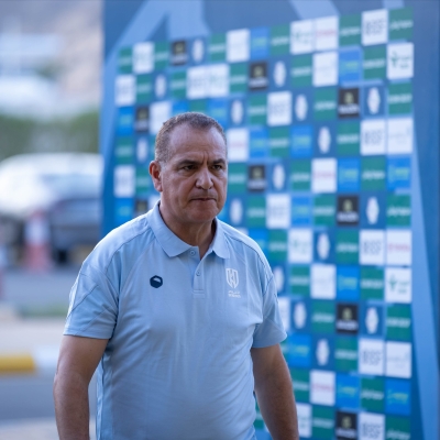 أول انتصار مع الأخدود.. الجبال يسقط فريقه السابق برقم مميز