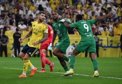 رباعي الأهلي يواجه خطر الغياب أمام النصر