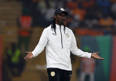 سيسي يتولى تدريب أنجولا فور انفصاله عن ليبيا