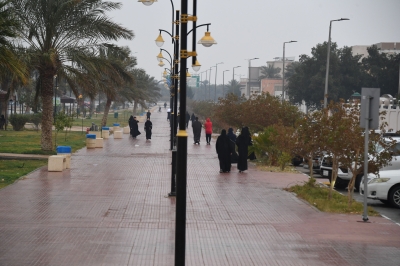 توقعات بسحب ماطرة على 10 مناطق