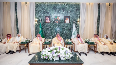 أمير حائل يسلّم وثائق تملك الوحدات السكنية للأسر المستحقة