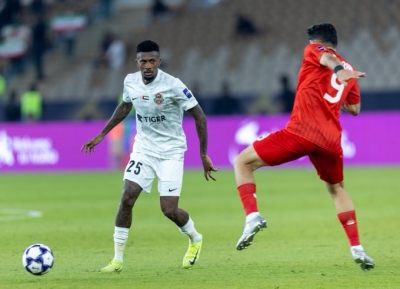 شباب الأهلي يطيح بتراكتور ويبلغ ربع نهائي 