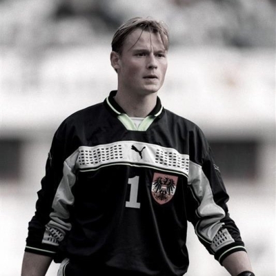 وفاة حارس منتخب النمسا السابق مانينجر في حادث سير عن 48 عاما