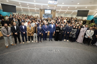 سفير المملكة في لندن يلتقي المبتعثين