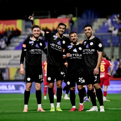 أمام زاخو العراقي.. الشباب يرتدي الأسود الكامل