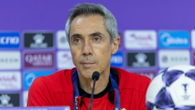 سوزا سعيد بتجاوز شباب الأهلي اختباراً صعباً في جدة