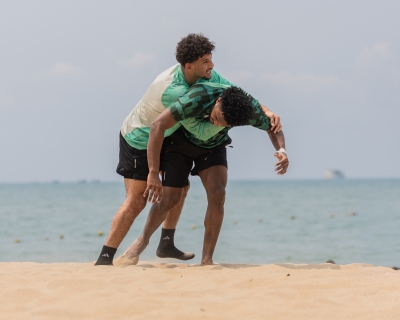 أخضر المصارعة الشاطئية يدشن تحضيراته في مدينة سانيا الصينية