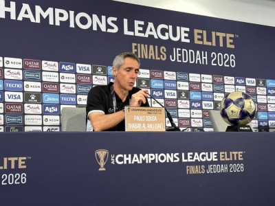 سوزا ينتقد التحكيم بعد خسارة شباب الأهلي أمام ماتشيدا