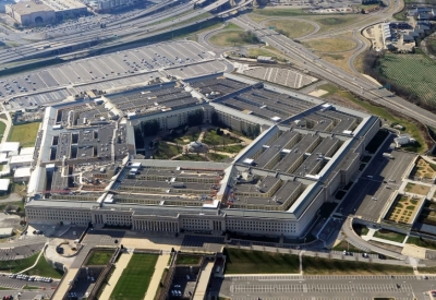 وزير البحرية الأمريكي يترك منصبه