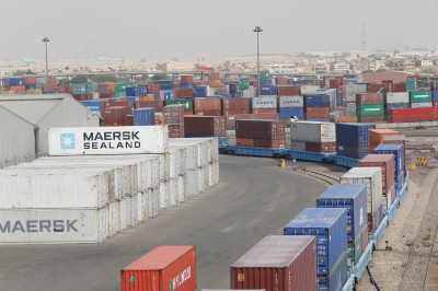 تمديد التخزين المجاني بالميناء الجاف إلى 30 يومًا