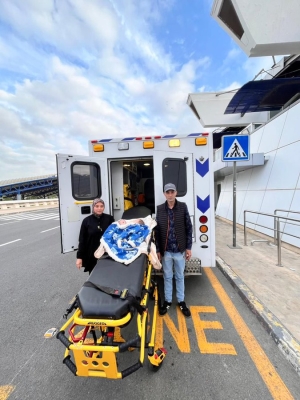 التوأم السيامي المغربي سجى وضحى في طريقهما إلى الرياض