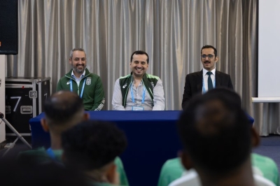 فهد بن جلوي يزور قرية اللاعبين في 