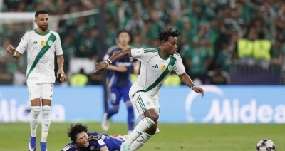 زكريا هوساوي.. بطاقة حمراء ثانية في مسيرته