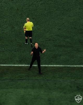 يايسله فخور بإنجازه القاري.. ويرفض شائعات رحيله