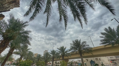 السحب ترسم لوحة بديعة بسماء مكة