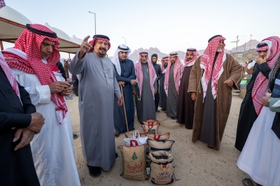 سوق الخميس يجمع بين سحر الجبال وعبق التراث