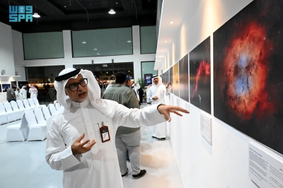 38 عملًا فنيًا توثق أسرار الفضاء بالدمام