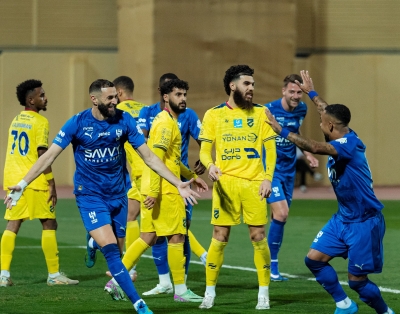 الهلال يهزم الحزم ويواصل مطاردة النصر على الصدارة
