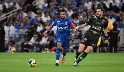 الهلال يهزم الخلود بثنائية ويتوج بكأس الملك