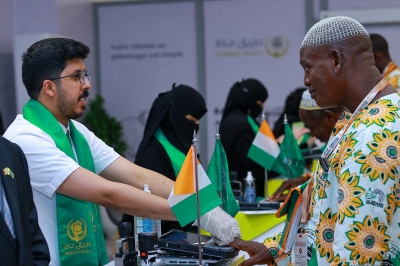 كوادر سعودية تُجسد التميز بخدمة الحجاج بمطار أبيدجان