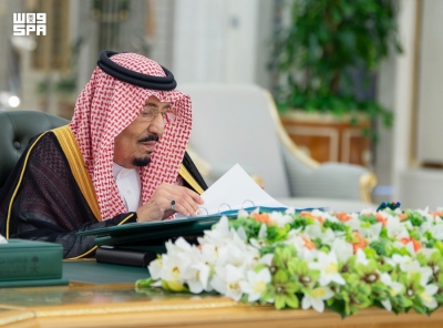 خادم الحرمين يرأس جلسة مجلس الوزراء في جدة