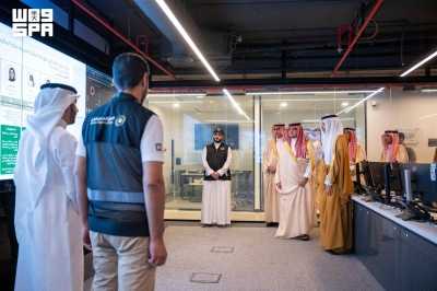وزير الداخلية يطّلع على منظومة النقل الذكية بالمشاعر
