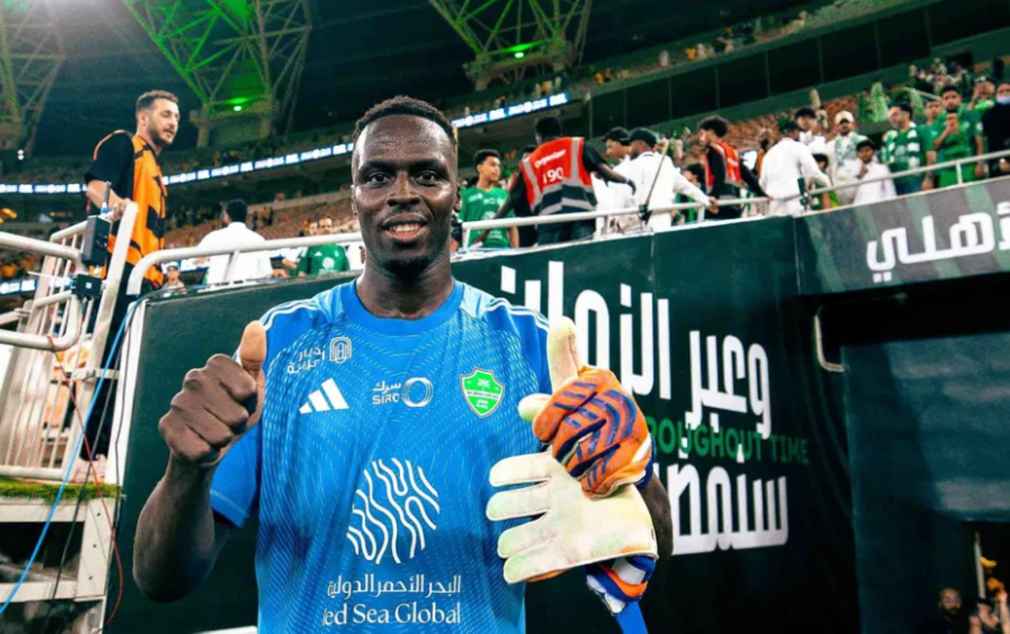 القفاز الذهبي في دوري روشن