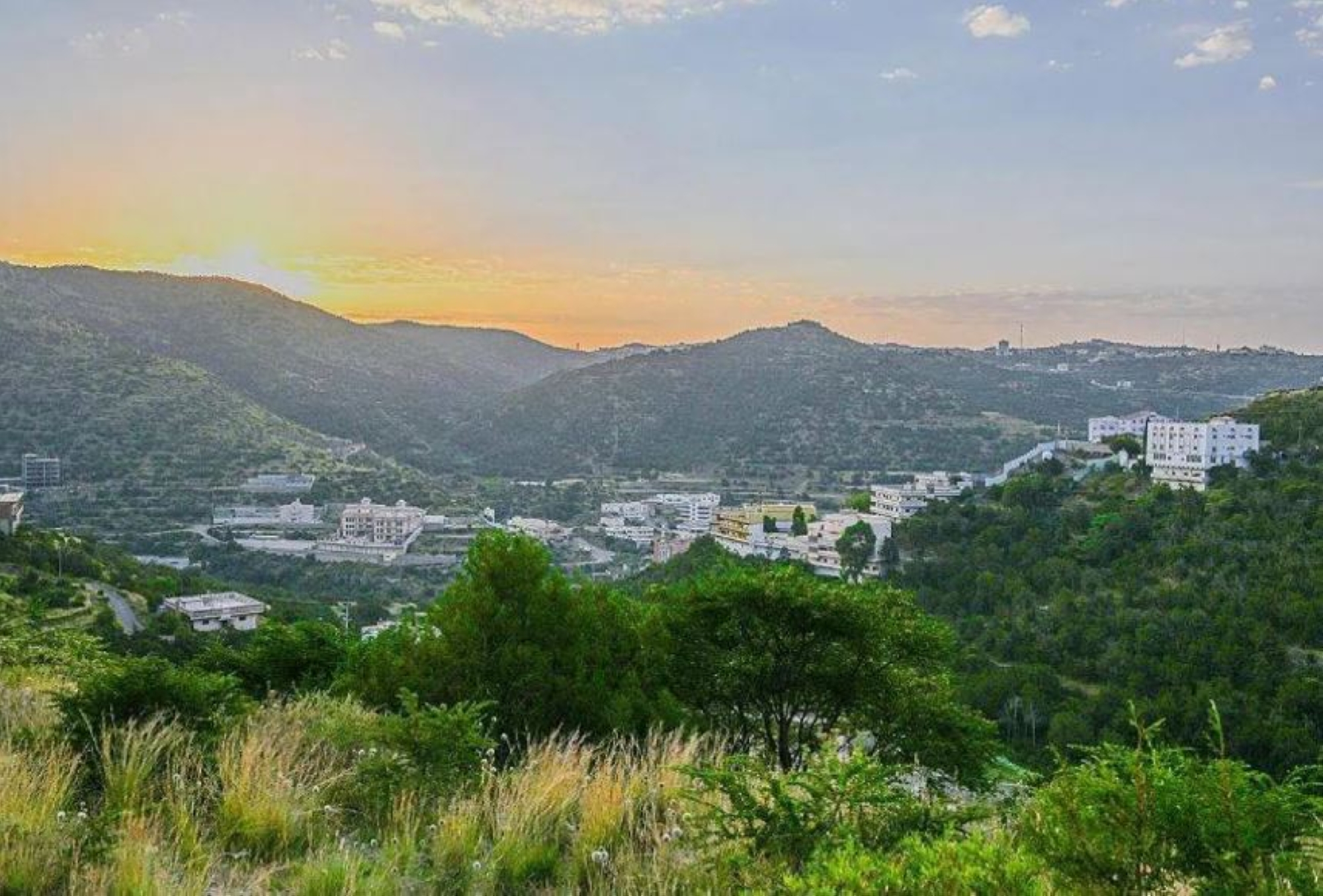 سحب ممطرة على المرتفعات الجنوبية الغربية