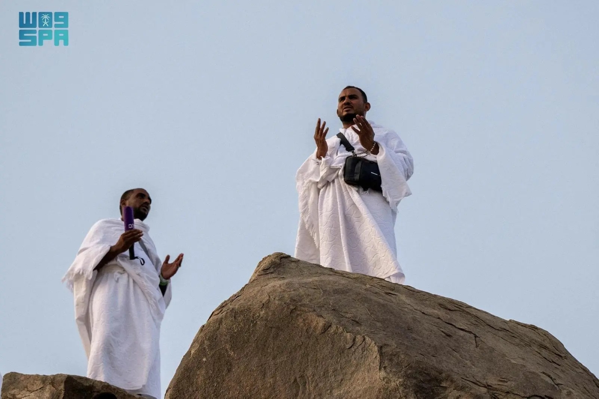 توافد الحجاج إلى مشعر عرفات