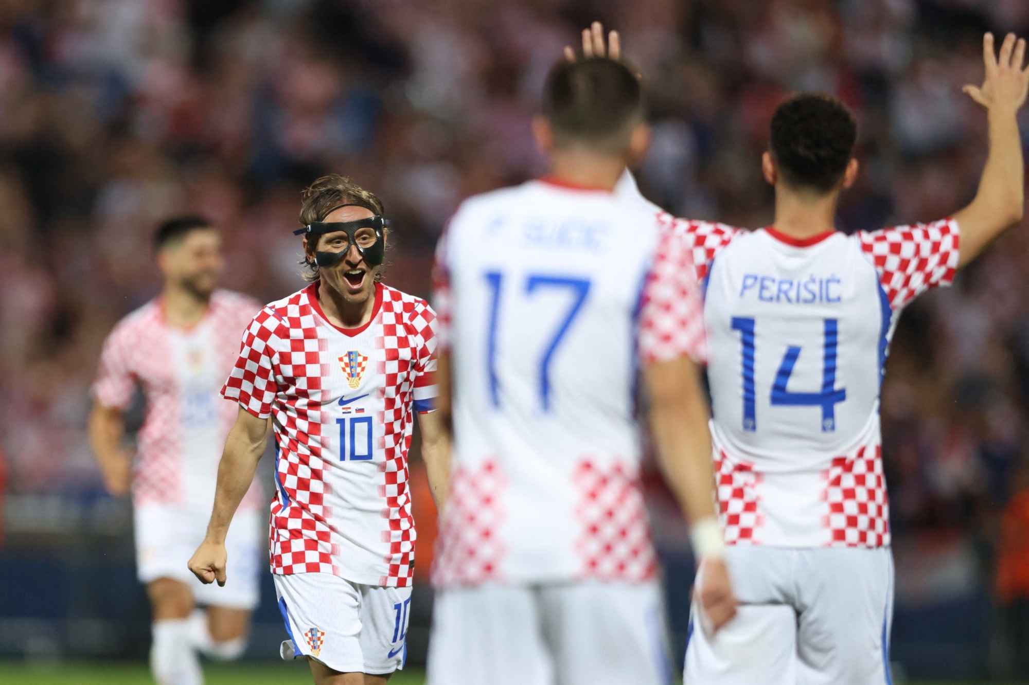 مودريتش يقود كرواتيا لفوز قاتل على سلوفينيا