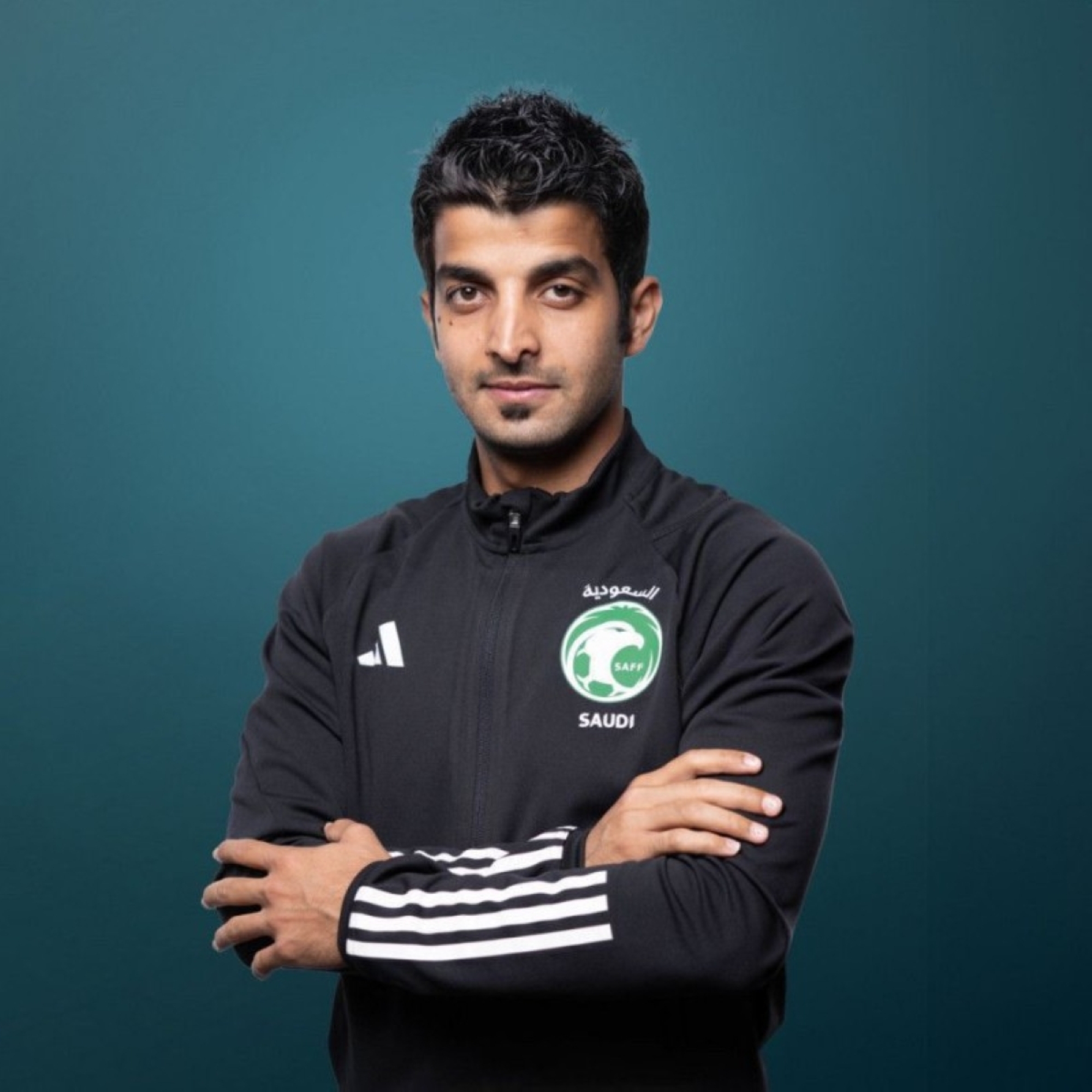 "الشهري" يغادر إلى دالاس للعمل في غرفة "الفيديو" بمونديال 20