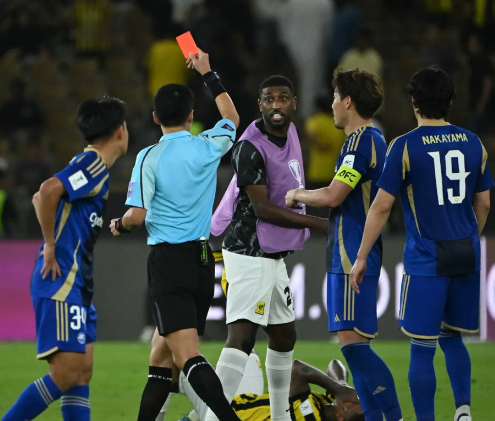 عقوبات قاسية من "الآسيوي" تضرب الهلال والأهلي والاتحاد