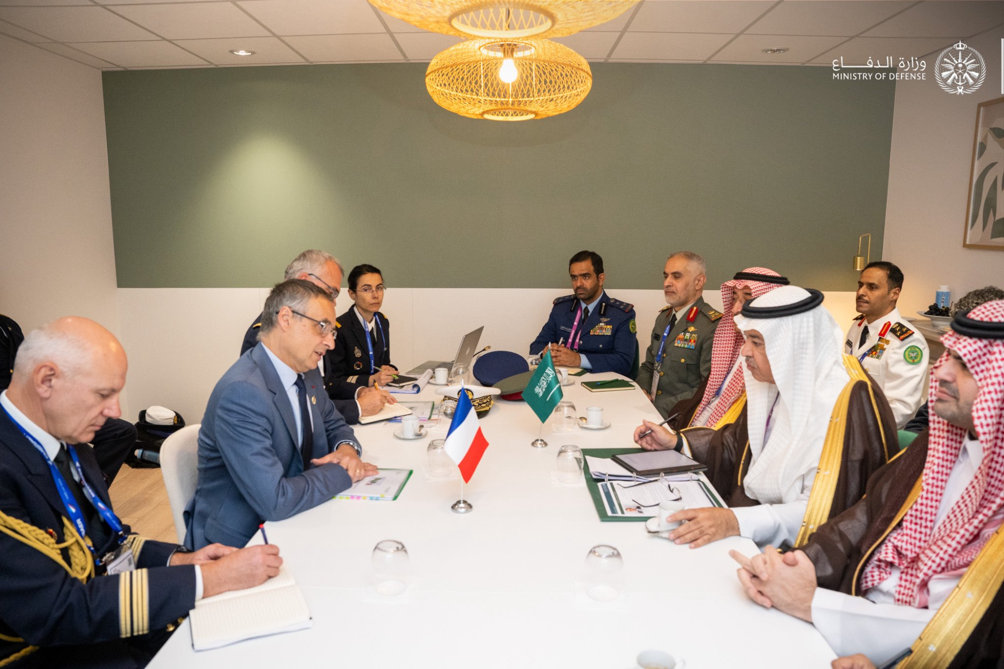 المملكة العربية السعودية وفرنسا: آفاق جديدة للتعاون الدفاعي الاستراتيجي